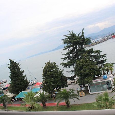 Boutique Hotel 32 Batumi Exteriör bild