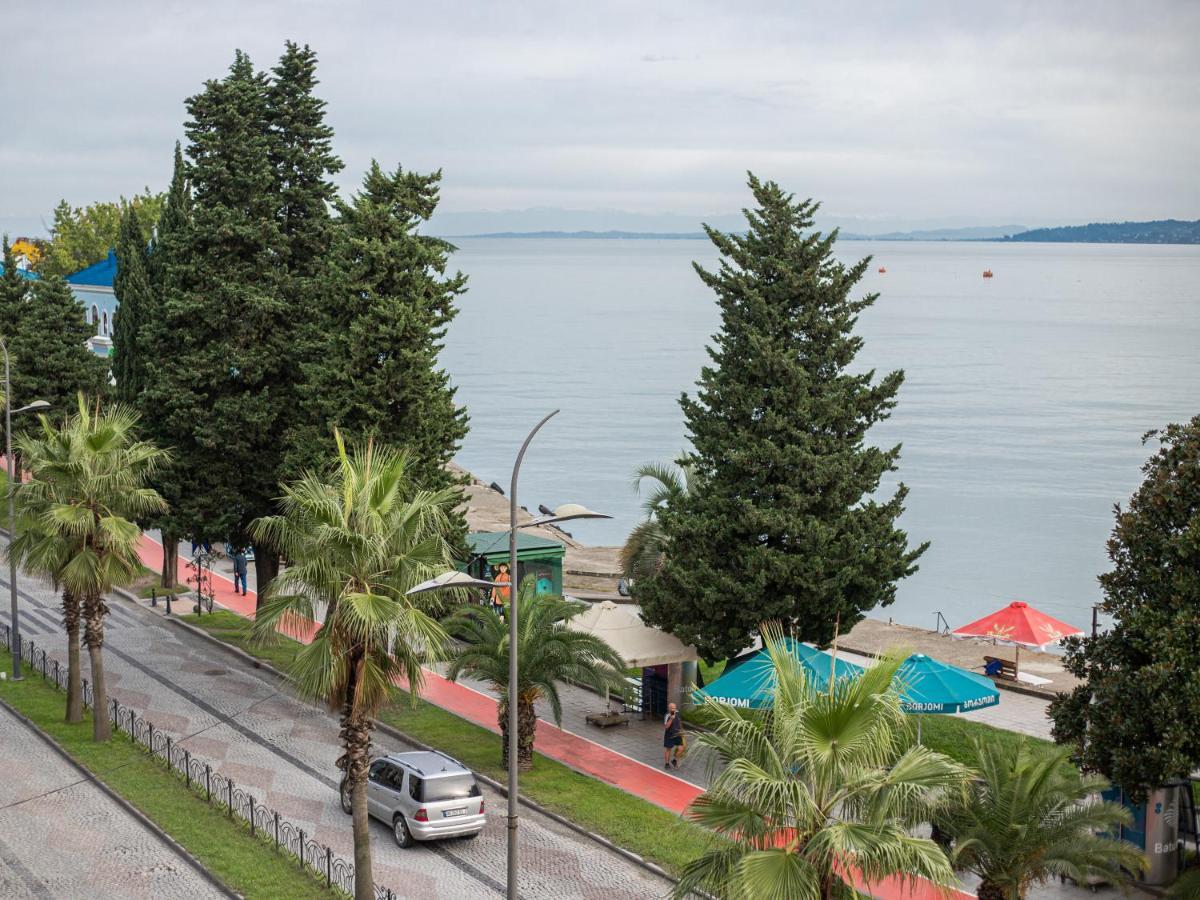 Boutique Hotel 32 Batumi Exteriör bild