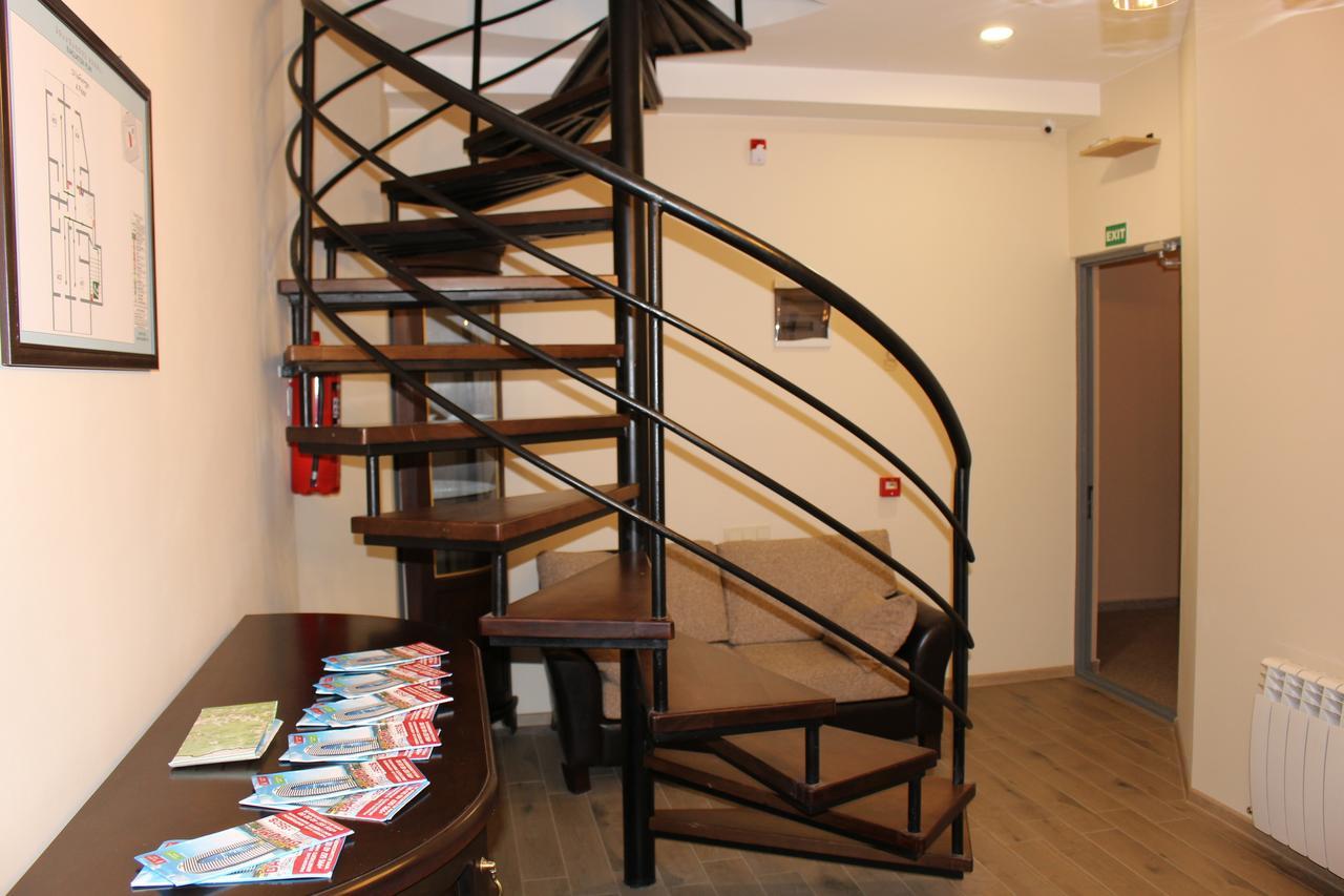 Boutique Hotel 32 Batumi Exteriör bild
