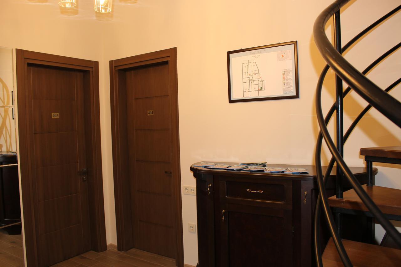 Boutique Hotel 32 Batumi Exteriör bild