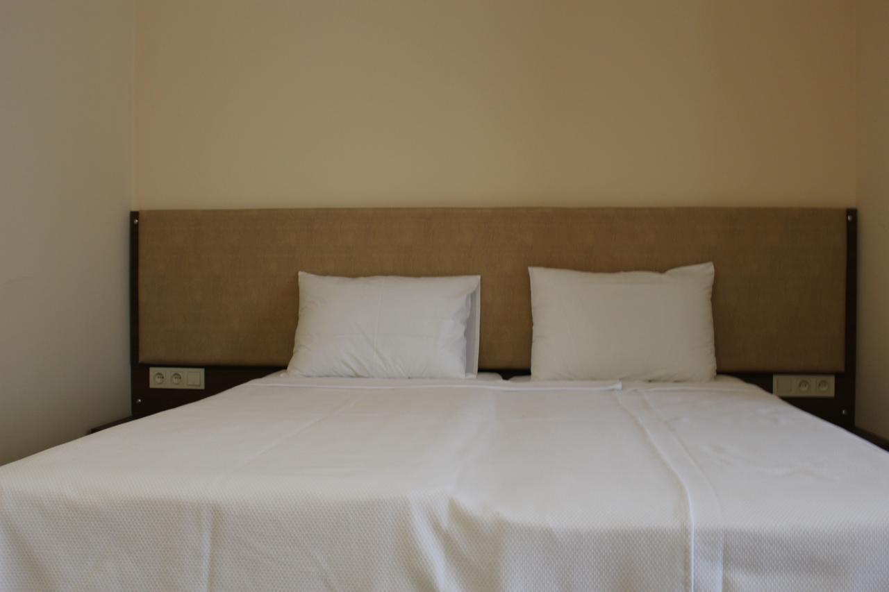 Boutique Hotel 32 Batumi Exteriör bild