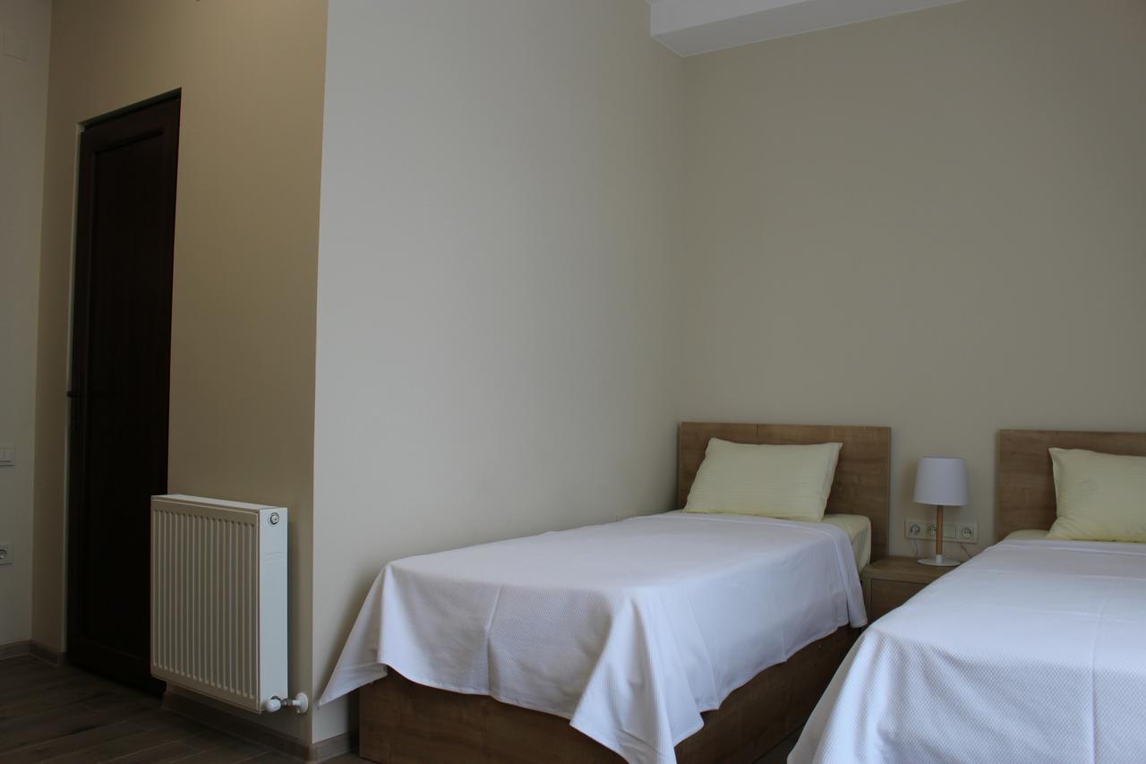 Boutique Hotel 32 Batumi Exteriör bild