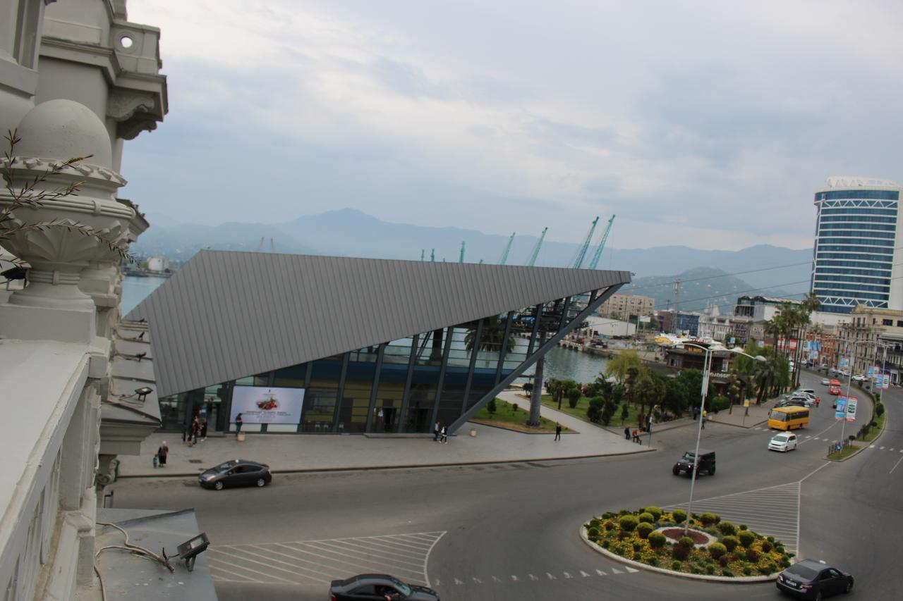 Boutique Hotel 32 Batumi Exteriör bild