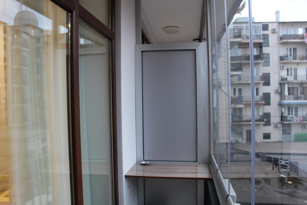 Boutique Hotel 32 Batumi Exteriör bild