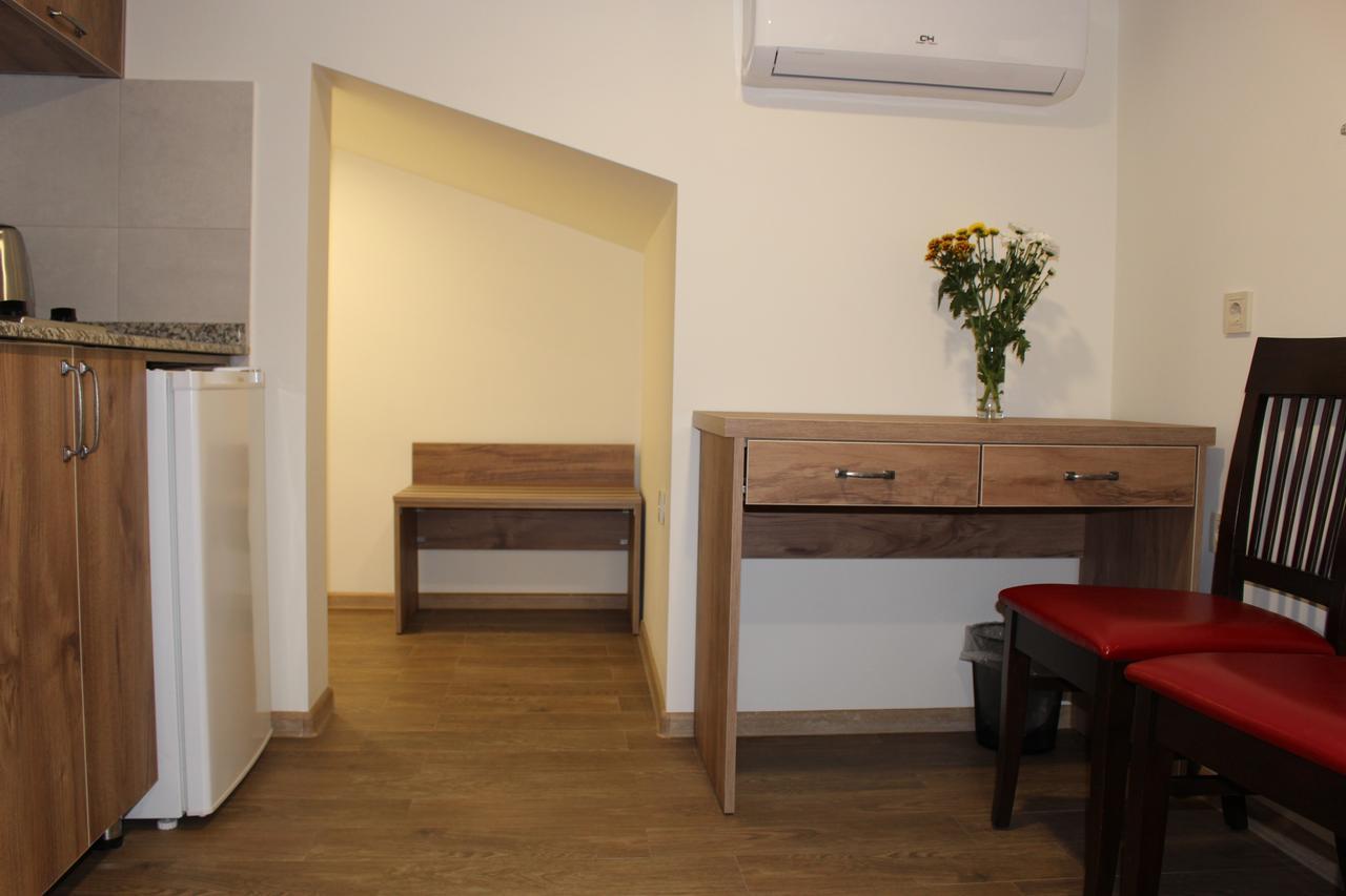 Boutique Hotel 32 Batumi Exteriör bild