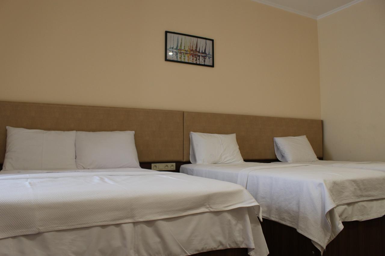 Boutique Hotel 32 Batumi Exteriör bild